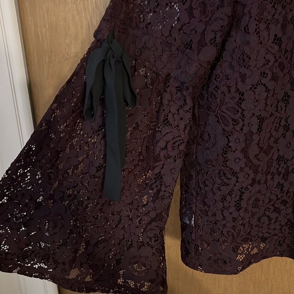 LOFT Lace Blouse - Picture 2 of 4